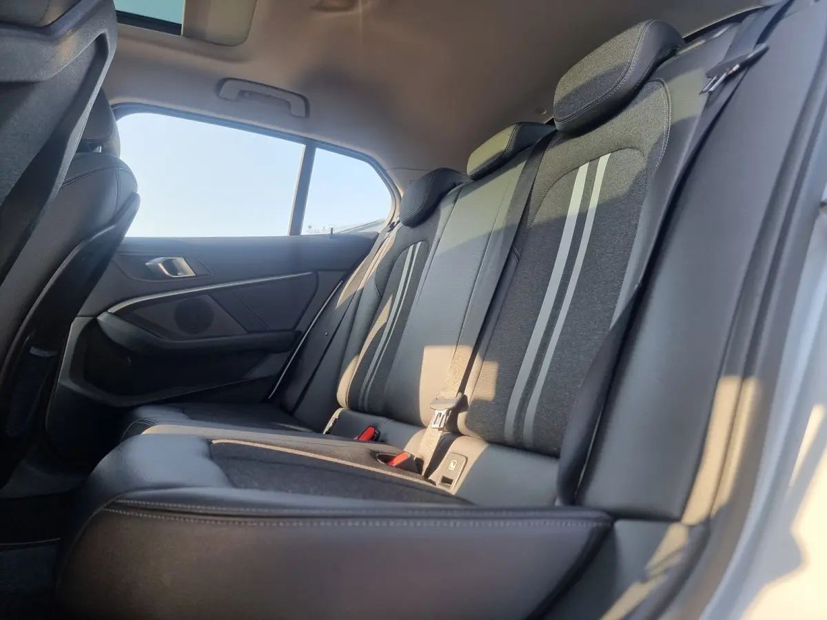 118i Business Edition M sport stuur | Sportline | Panoramadak | Sportstoelen