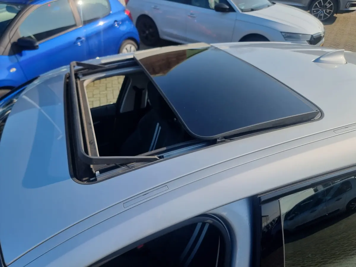 118i Business Edition M sport stuur | Sportline | Panoramadak | Sportstoelen