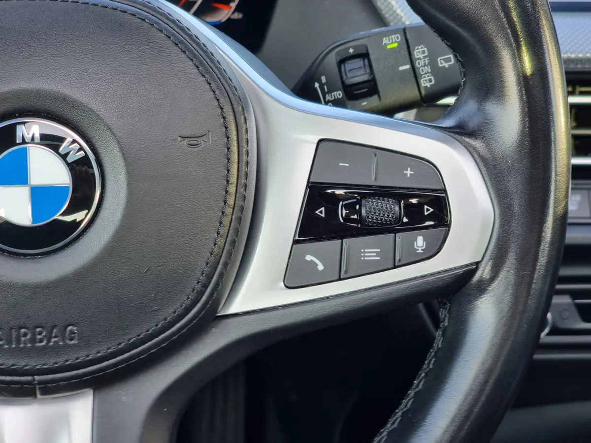 118i Business Edition M sport stuur | Sportline | Panoramadak | Sportstoelen