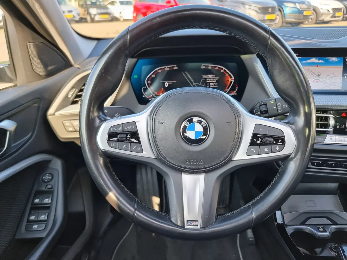 118i Business Edition M sport stuur | Sportline | Panoramadak | Sportstoelen
