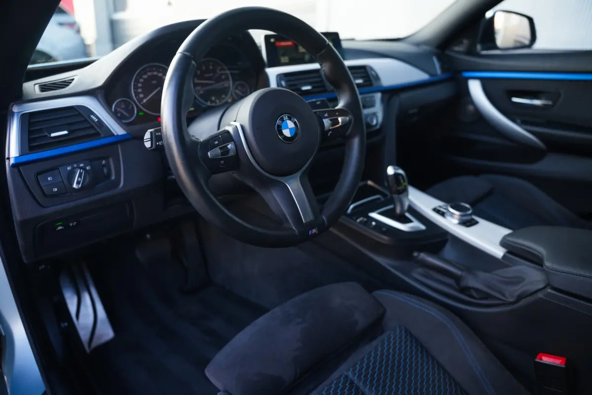 430i 252 pk High Executive M-Sportpakket / Frozen-Grey/ Led-Koplamp/ Schuif-Dak/ Head-Up/ Harman&Kardon/ Stoelverw./  Groot-Navi 19''LMV
