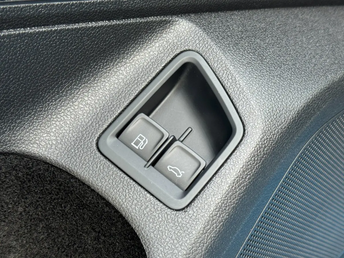 1.4 TSI eHybrid Elegance SOH 92,8 %/ STANDK./ ERGOSTOELEN / CAMERA / TREKHAAK / 19INCH / ACC / STOELVERW. / NAVI