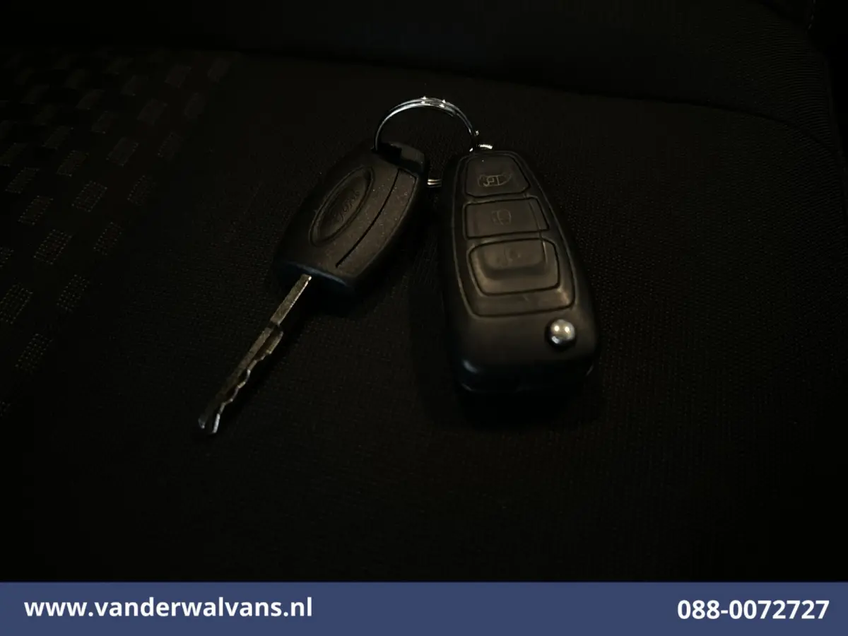 2.0 TDCI 130pk L2H1 Euro6 Airco | Camera | 2800kg Trekhaak | LED | Android Auto Cruisecontrol, Verwarmde voorruit, Stoelverwarming, Parkeersensoren, Bijrijdersbank
