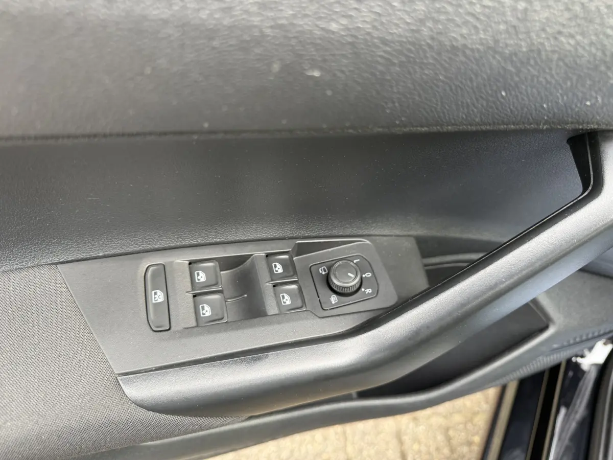 1.0 TSI Life Business