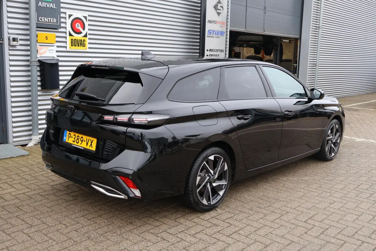 1.2 PureTech Allure Pack Business 1e Eigenaar | Volledig Onderh | NAP | BTW | Camera | Navi | Carplay | ACC | Climate | Full Led | Keyless | Dodehoek | LMV | Sportstoelen
