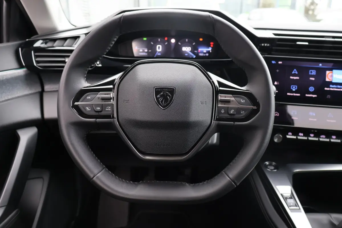 1.2 PureTech Allure Pack Business 1e Eigenaar | Volledig Onderh | NAP | BTW | Camera | Navi | Carplay | ACC | Climate | Full Led | Keyless | Dodehoek | LMV | Sportstoelen