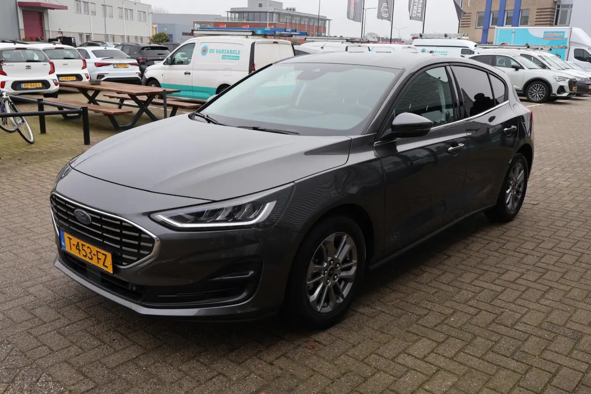 1.0 Hybrid Titanium 1e Eigenaar | Volledig Onderh | NAP | BTW | Carplay | Navi | Cruise | Start/Stop | Bots | Full Led | PDC | Hill-Hold