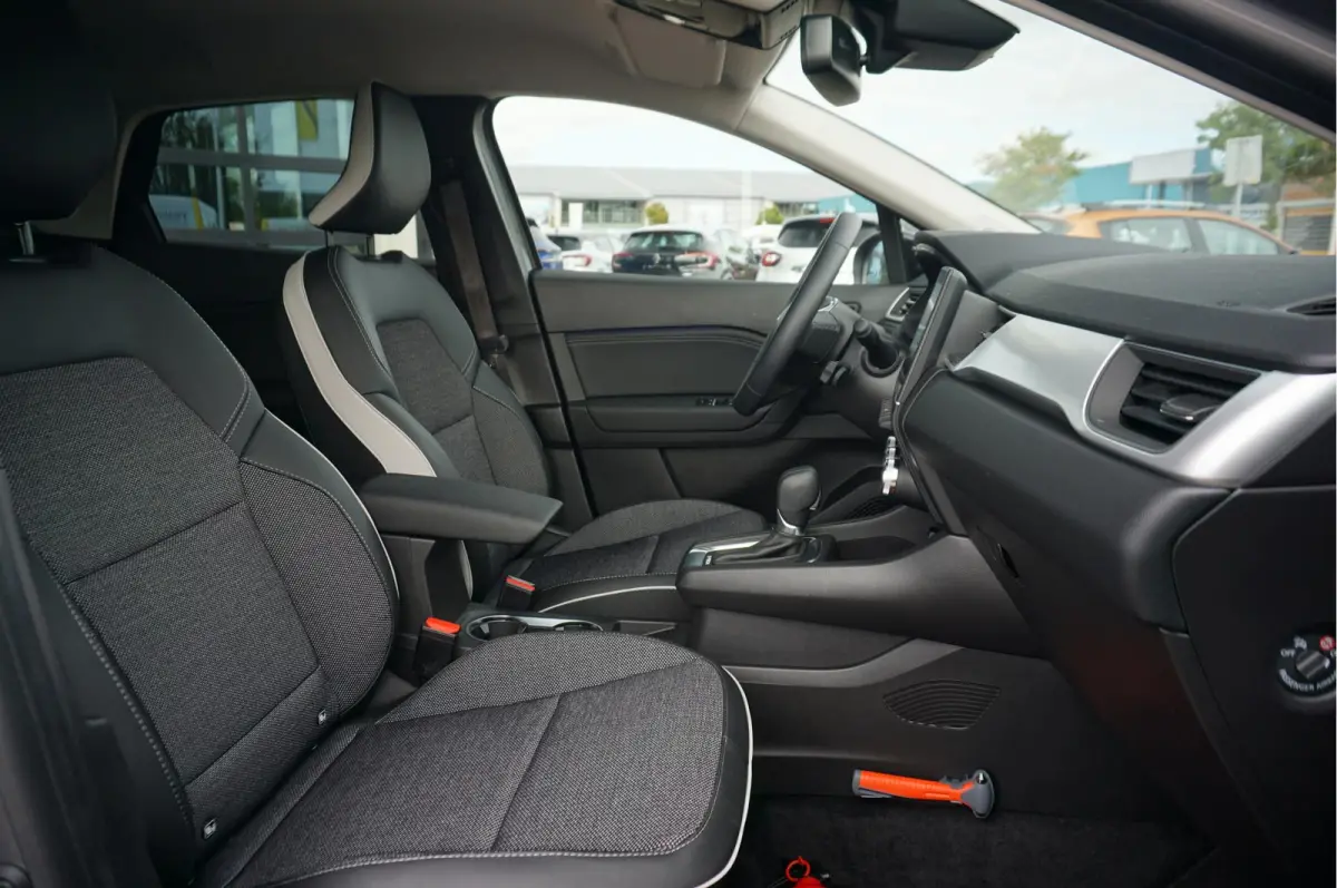 1.6 E-Tech Hybrid 145 Techno