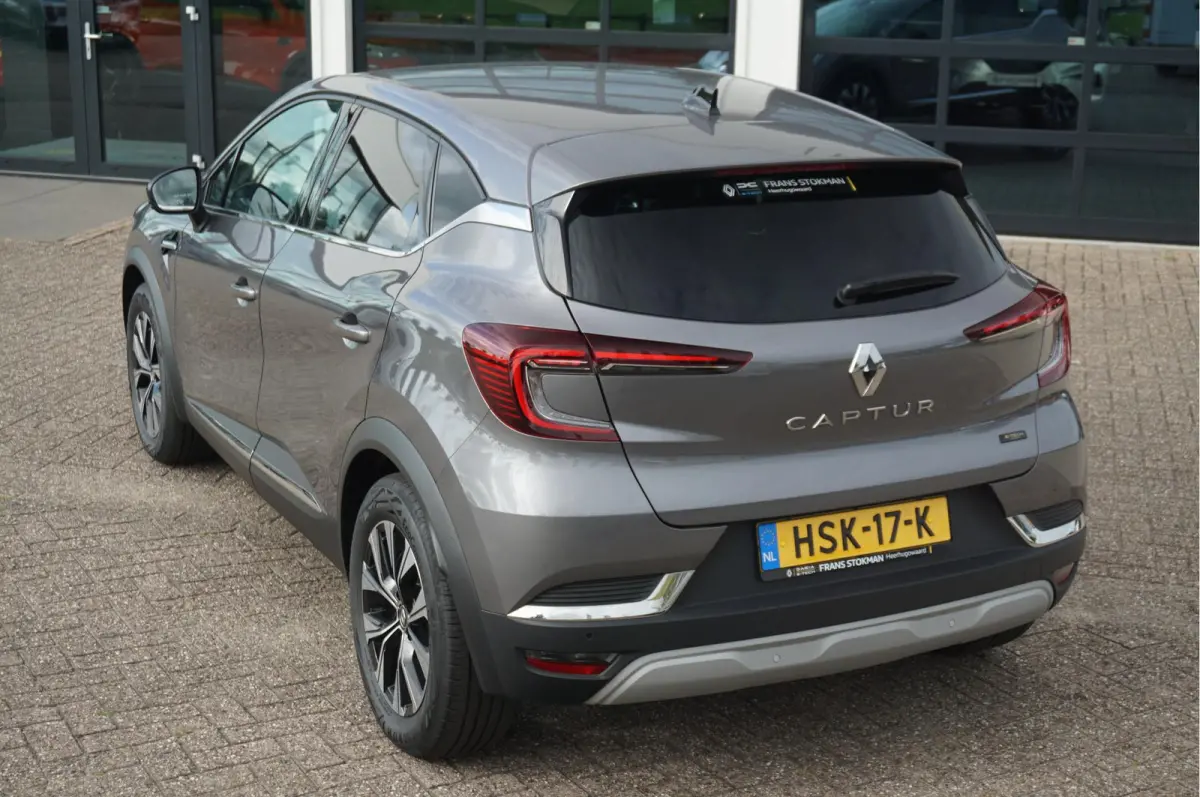 1.6 E-Tech Hybrid 145 Techno