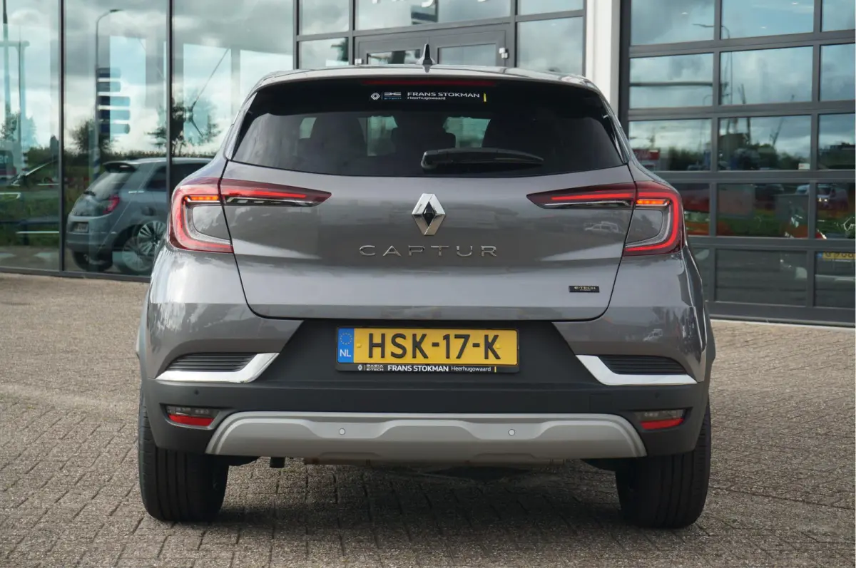 1.6 E-Tech Hybrid 145 Techno