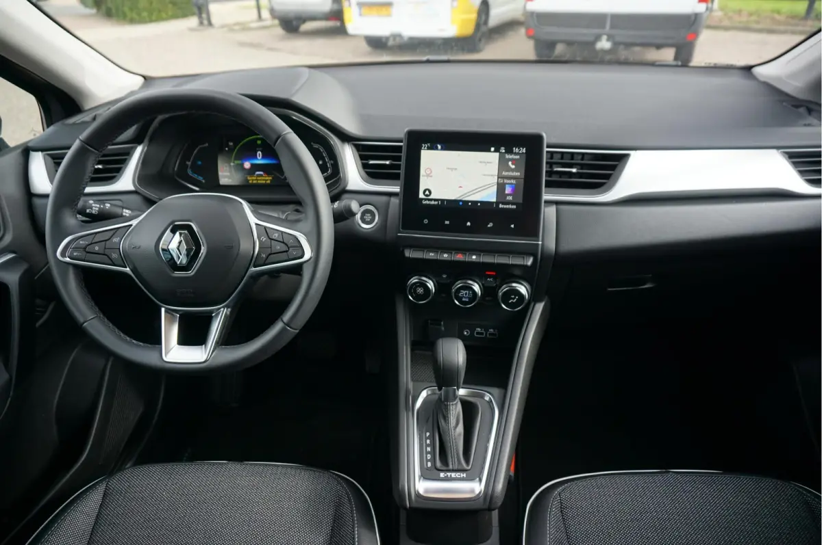 1.6 E-Tech Hybrid 145 Techno