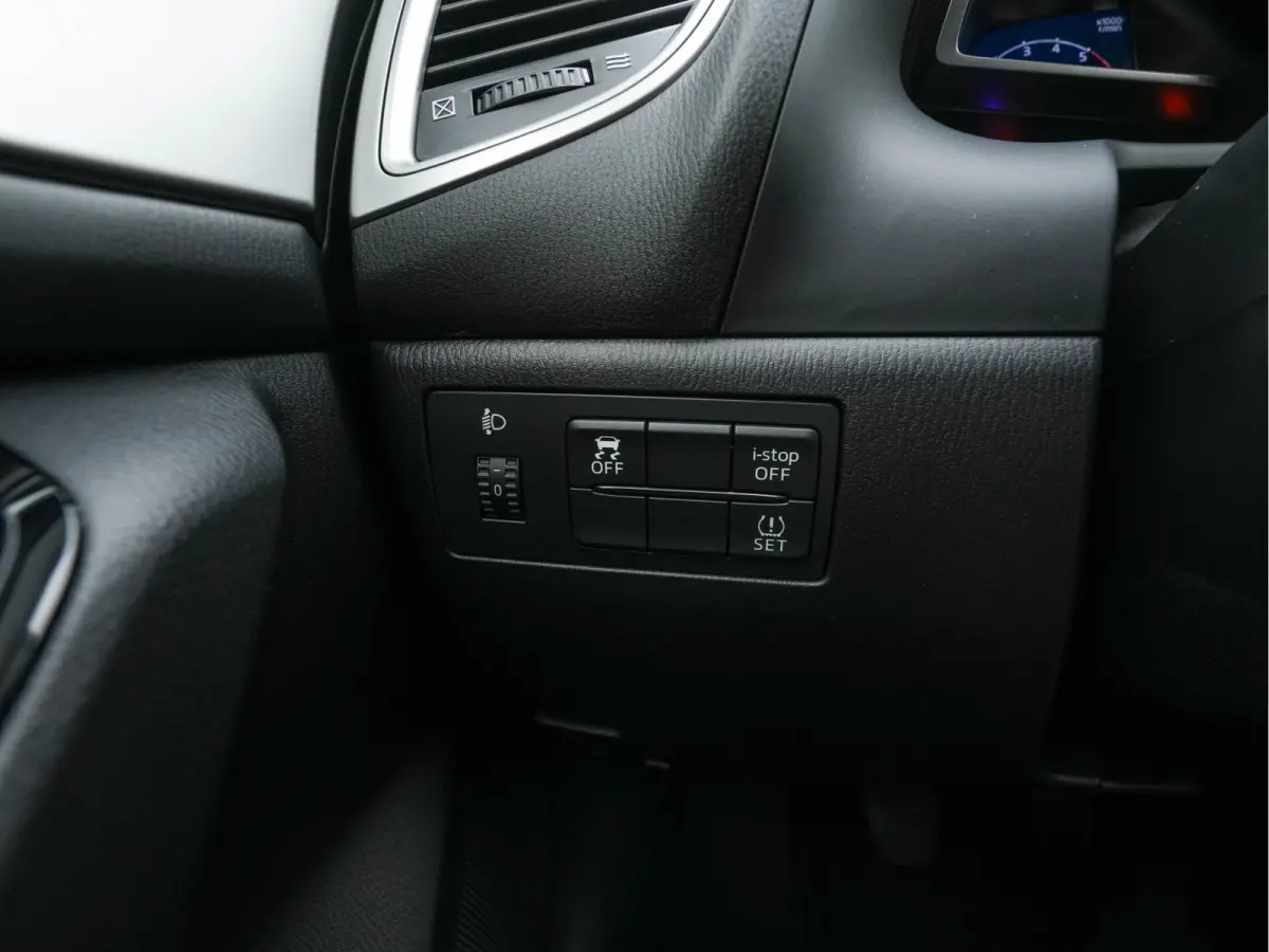 2.2 SkyActiv-D 150 SkyLease *HEATED-COMFORTSEATS | NAVI-FULLMAP | DAB+ | PRIVACYGLASS | ECC | PDC | CRUISE | 18''ALU*