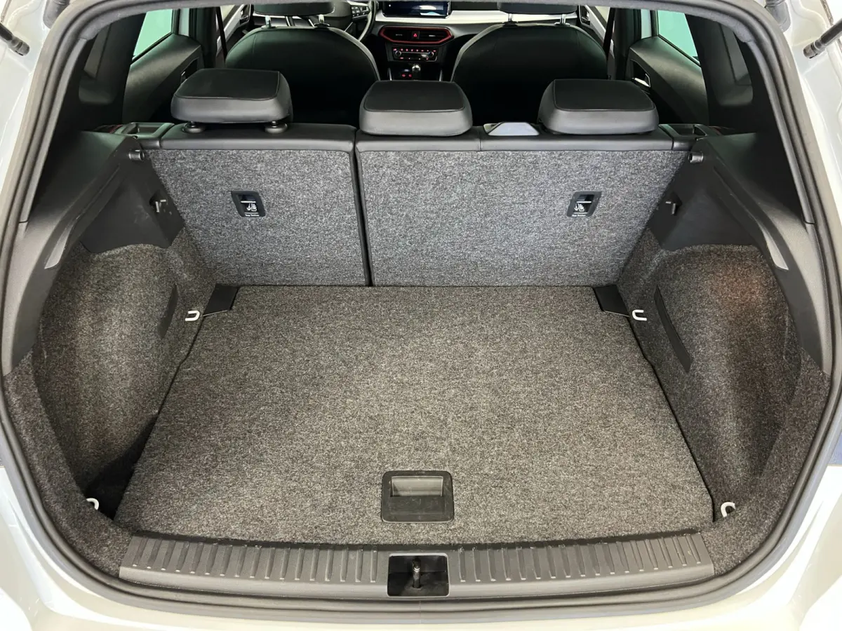 1.5 TSI 150PK / DSG AUTOMAAT/ FR / WIT met zwart dak.