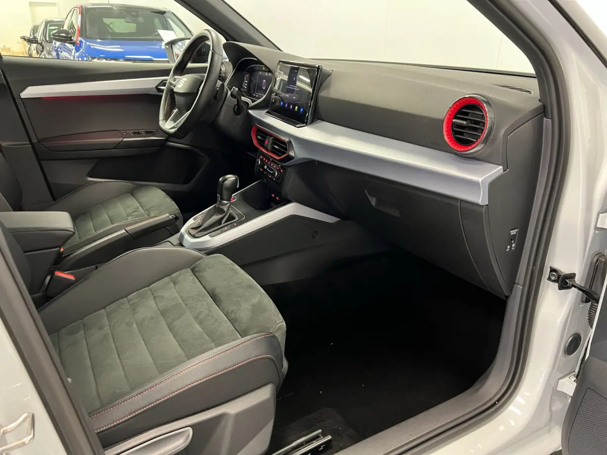 1.5 TSI 150PK / DSG AUTOMAAT/ FR / WIT met zwart dak.