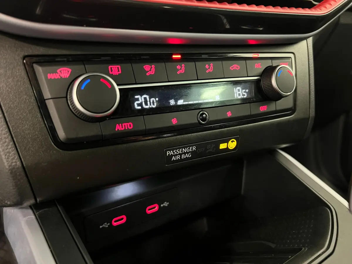 1.5 TSI 150PK / DSG AUTOMAAT/ FR / WIT met zwart dak.