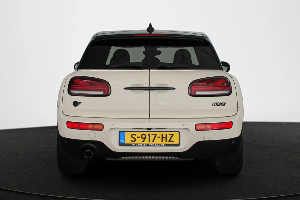 1.5 Cooper Classic Automaat Lederen Sportstoelen Stoelverwarming Camera LED Koplampen