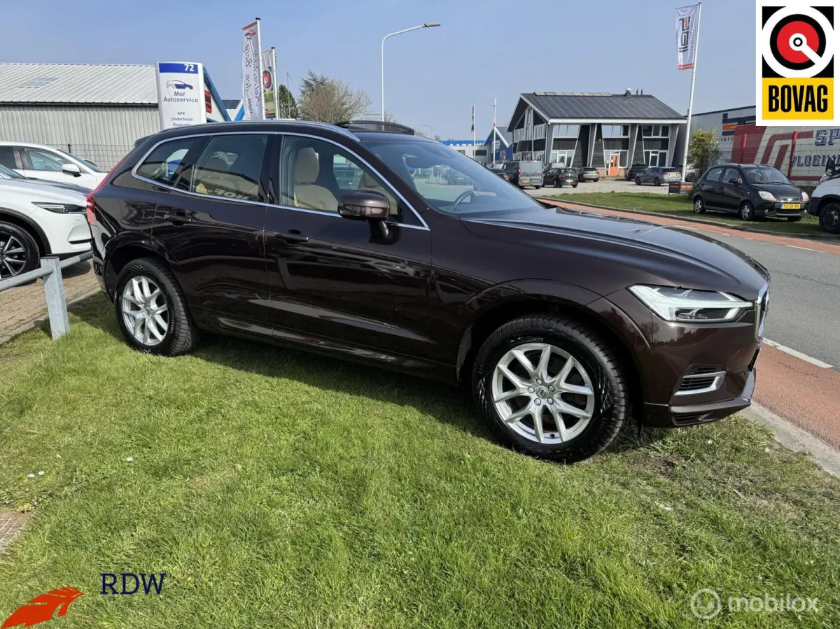 2.0 T8 Twin Engine AWD Momentum PANO/LEDER/TREKHAAK