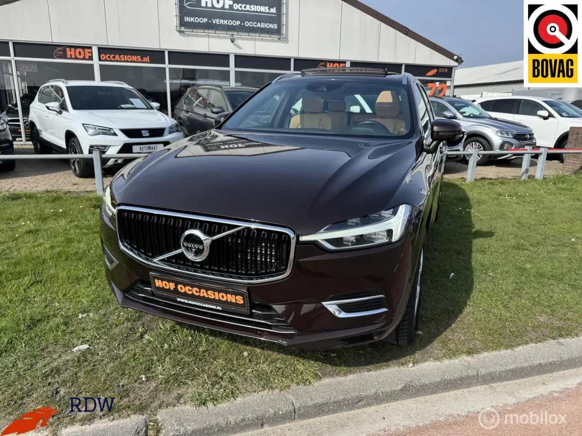 2.0 T8 Twin Engine AWD Momentum PANO/LEDER/TREKHAAK