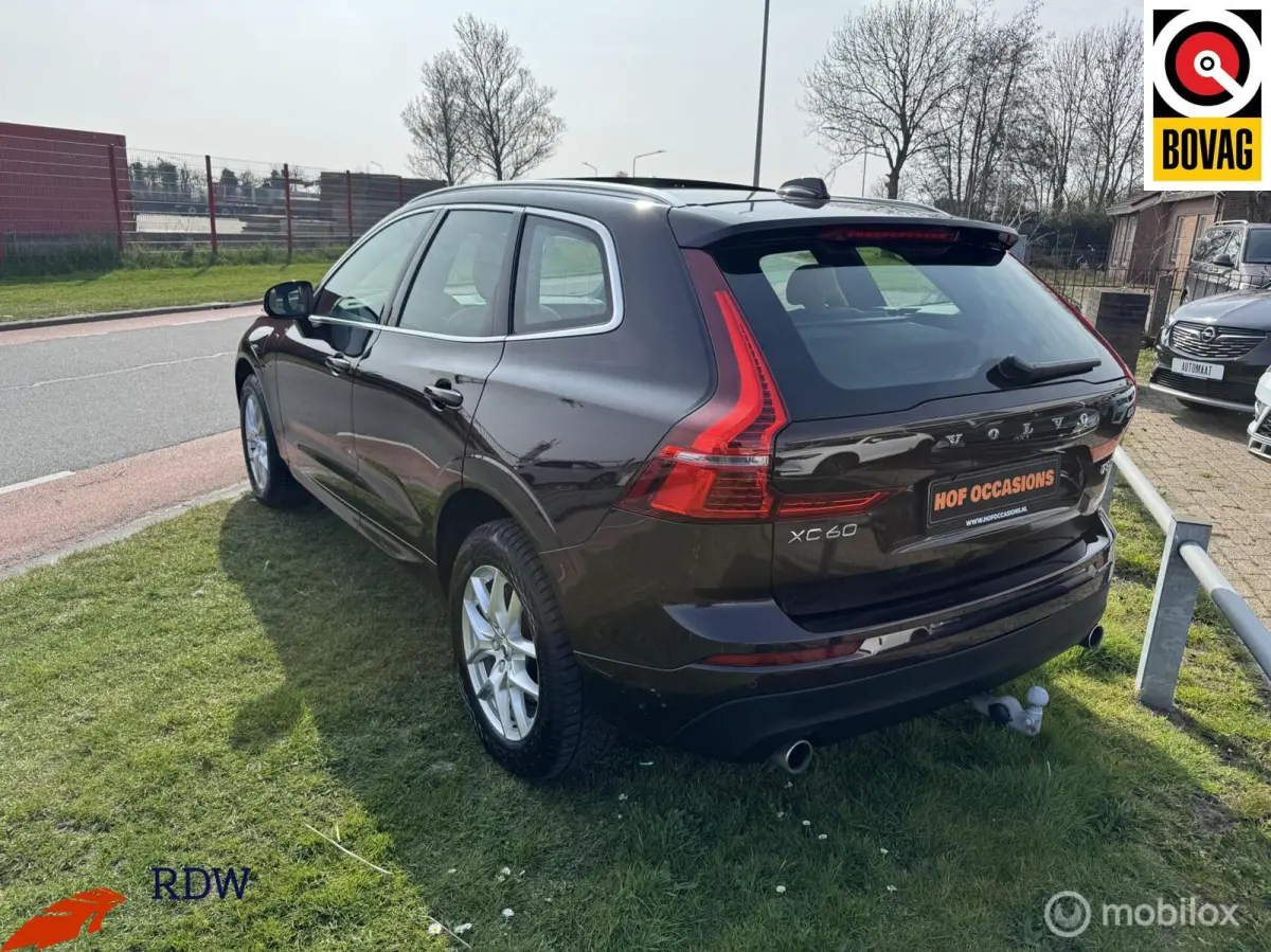2.0 T8 Twin Engine AWD Momentum PANO/LEDER/TREKHAAK