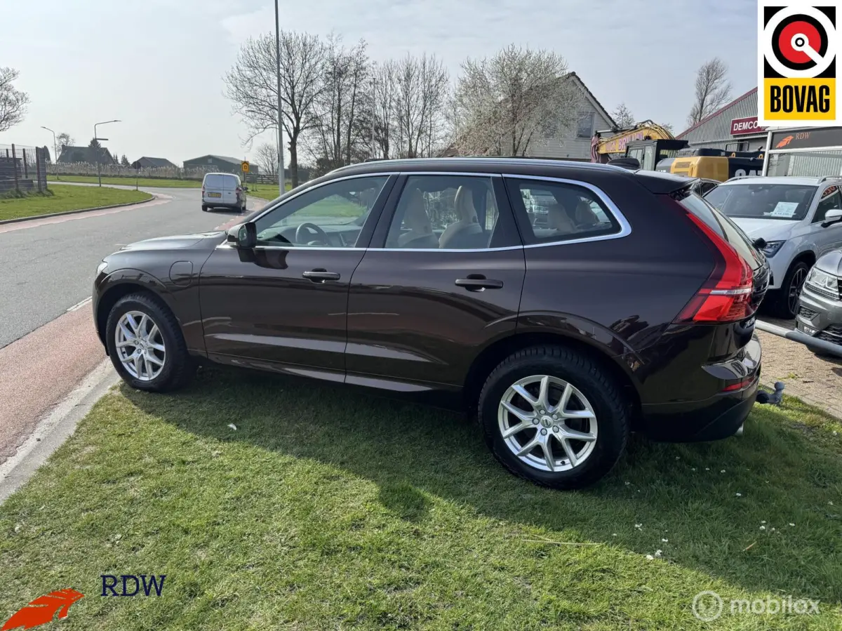 2.0 T8 Twin Engine AWD Momentum PANO/LEDER/TREKHAAK