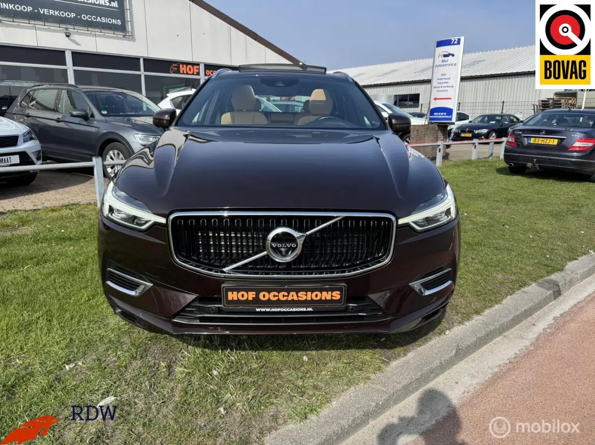 2.0 T8 Twin Engine AWD Momentum PANO/LEDER/TREKHAAK