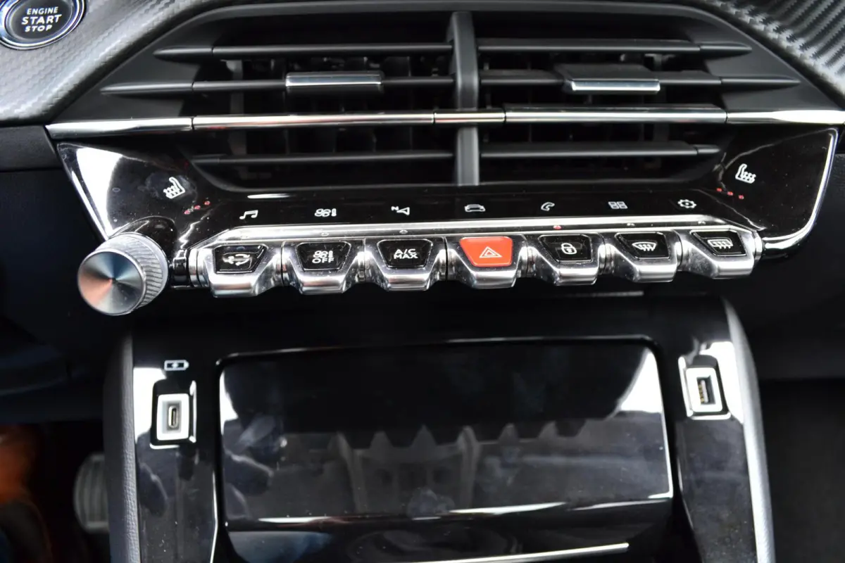 1.2 PureTech Blue Lease Active navi/camera/vol