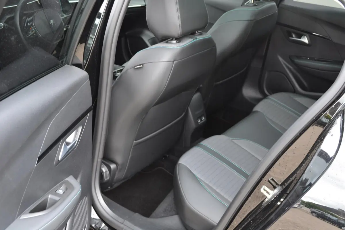 1.2 PureTech Blue Lease Active navi/camera/vol