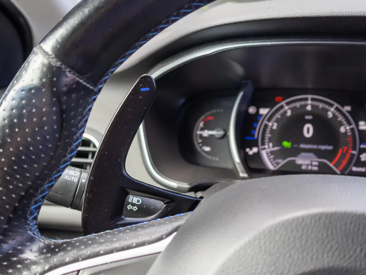 1.6 TCe GT HUD Schaalstoelen 4 CONTROL