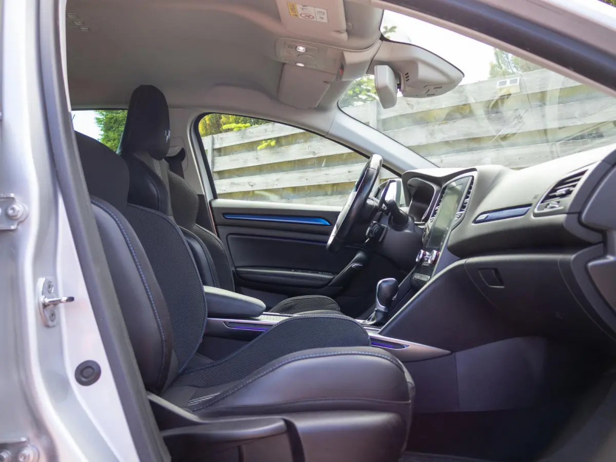 1.6 TCe GT HUD Schaalstoelen 4 CONTROL