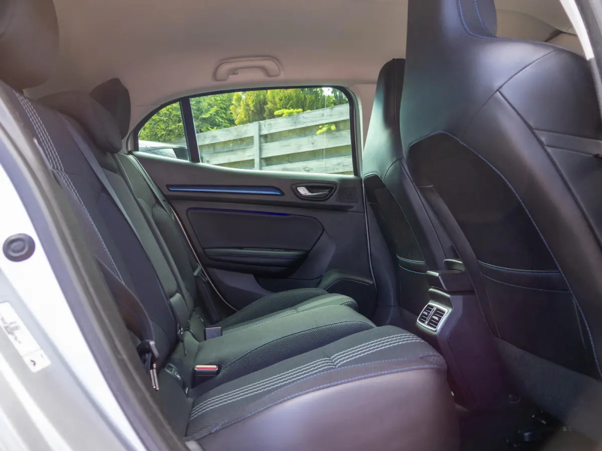 1.6 TCe GT HUD Schaalstoelen 4 CONTROL