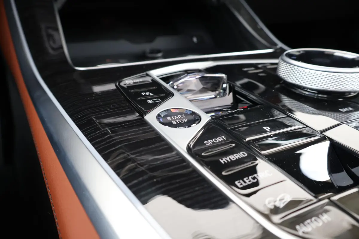 xDrive50e | SoH 100% | M-Sportpakket | Sportpakket Pro | Soft-Close | Pano Dak | Harman Kardon | Individual Uitgebreid Leder | Trekhaak