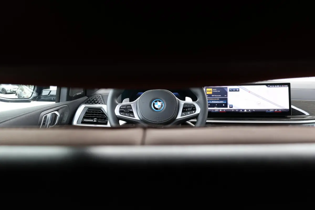 xDrive50e | SoH 100% | M-Sportpakket | Sportpakket Pro | Soft-Close | Pano Dak | Harman Kardon | Individual Uitgebreid Leder | Trekhaak