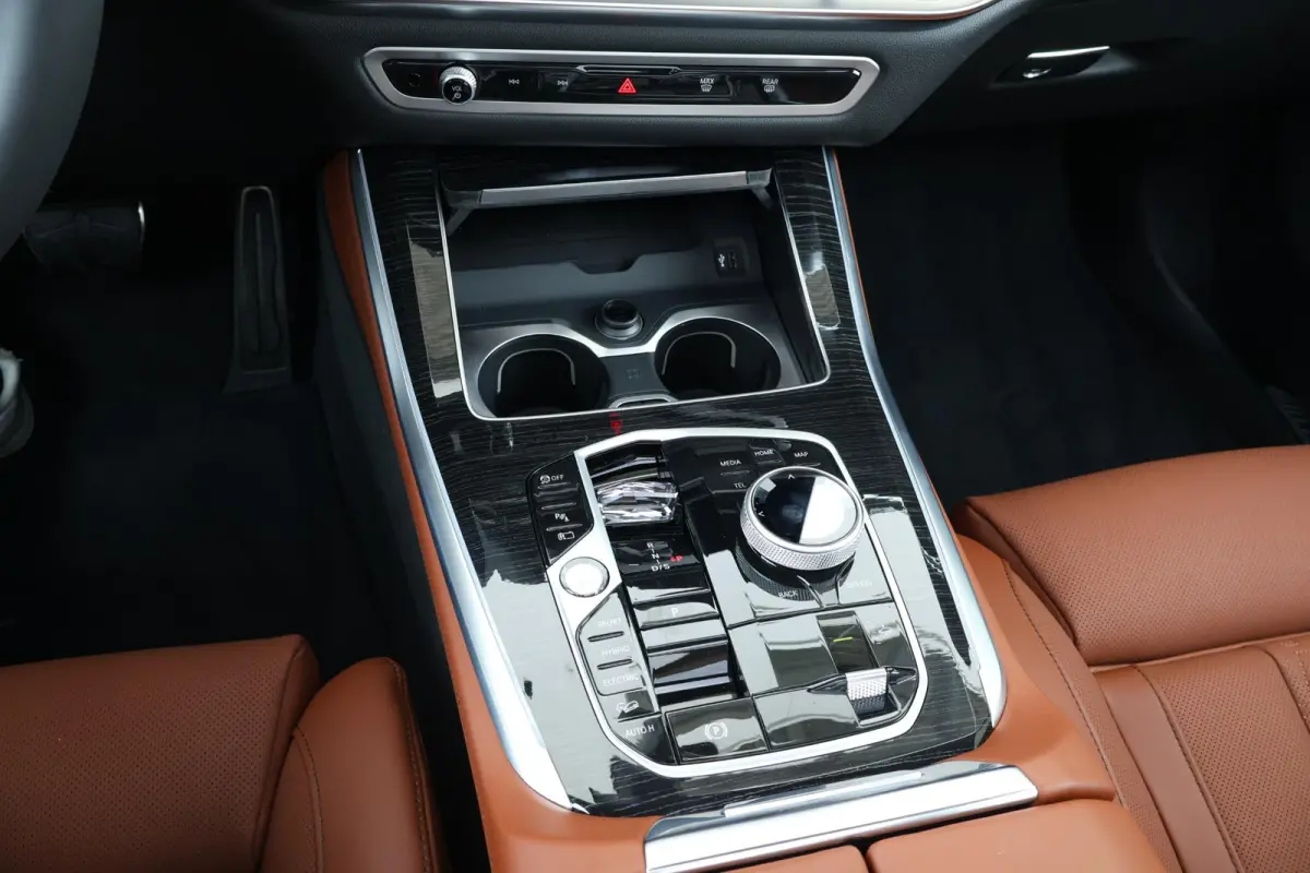 xDrive50e | SoH 100% | M-Sportpakket | Sportpakket Pro | Soft-Close | Pano Dak | Harman Kardon | Individual Uitgebreid Leder | Trekhaak