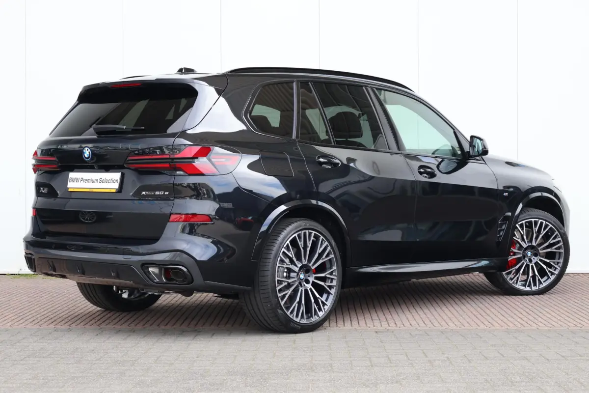 xDrive50e | SoH 100% | M-Sportpakket | Sportpakket Pro | Soft-Close | Pano Dak | Harman Kardon | Individual Uitgebreid Leder | Trekhaak