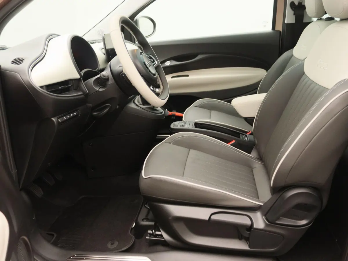 1.0 Hybrid La Prima | 17"Lichtmetalen Velgen | Navigatie | Camera | Lederen Stoelbekleding | Tot 8 jaar Speciale Garantie!