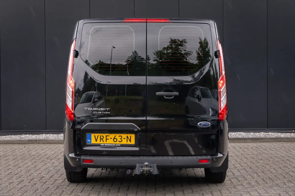 300 2.0 TDCI L2H1 Limited DC | Automaat | 6 persoons | Dealeronderhpuden  | Lederen bekleding | Trekhaak