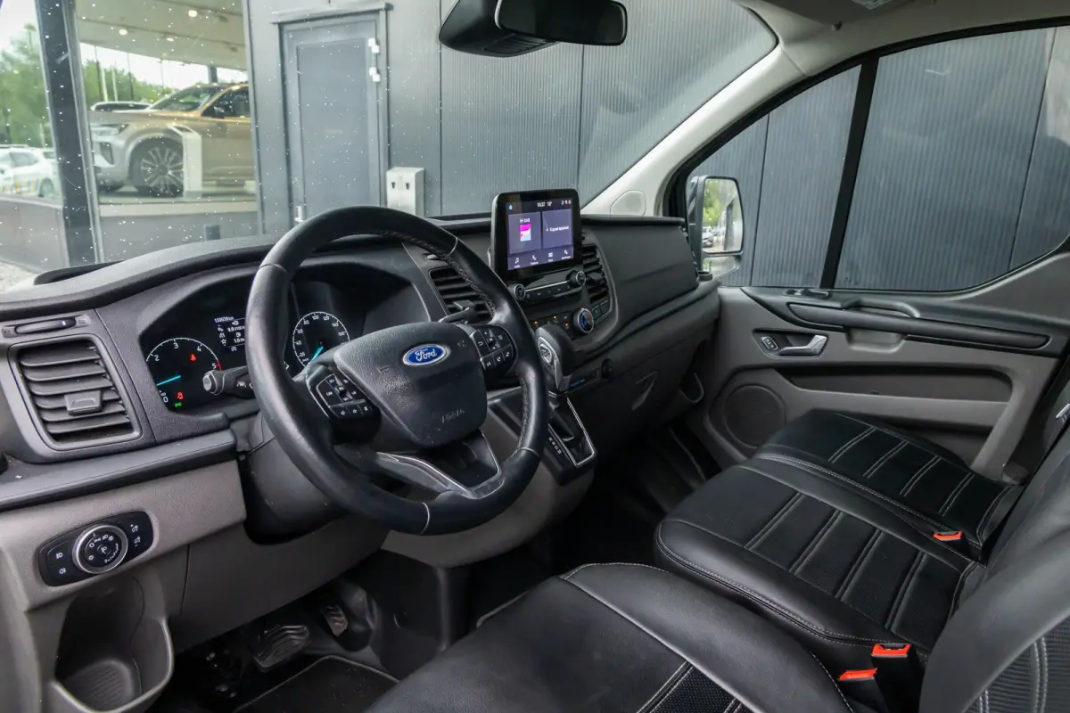 300 2.0 TDCI L2H1 Limited DC | Automaat | 6 persoons | Dealeronderhpuden  | Lederen bekleding | Trekhaak