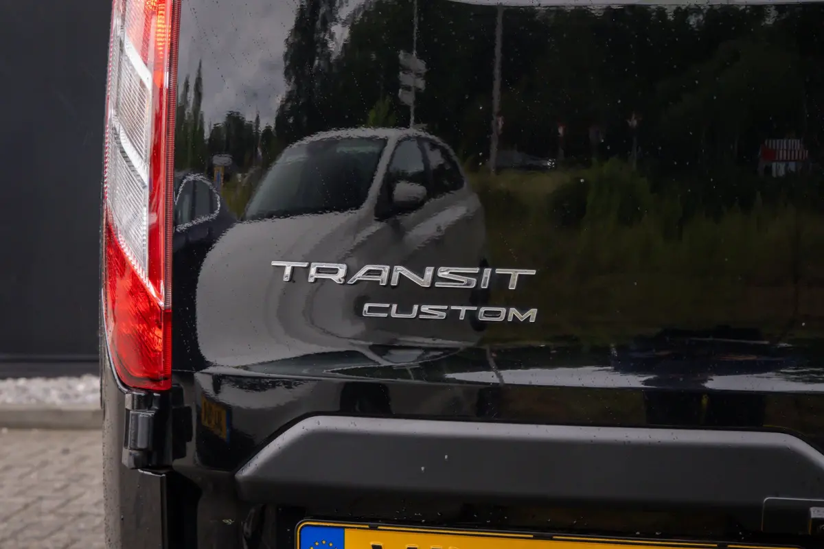 300 2.0 TDCI L2H1 Limited DC | Automaat | 6 persoons | Dealeronderhpuden  | Lederen bekleding | Trekhaak