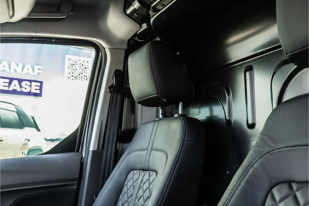 1.5 EcoBlue L2 120 PK Limited AUT | Bi-Xenon | Camera | CarPlay | Navigatie | Climatronic | Inklapbare spiegels | Trekhaak | DAB | NL Auto | NAP Logisch | Nieuwe APK | Euro 6