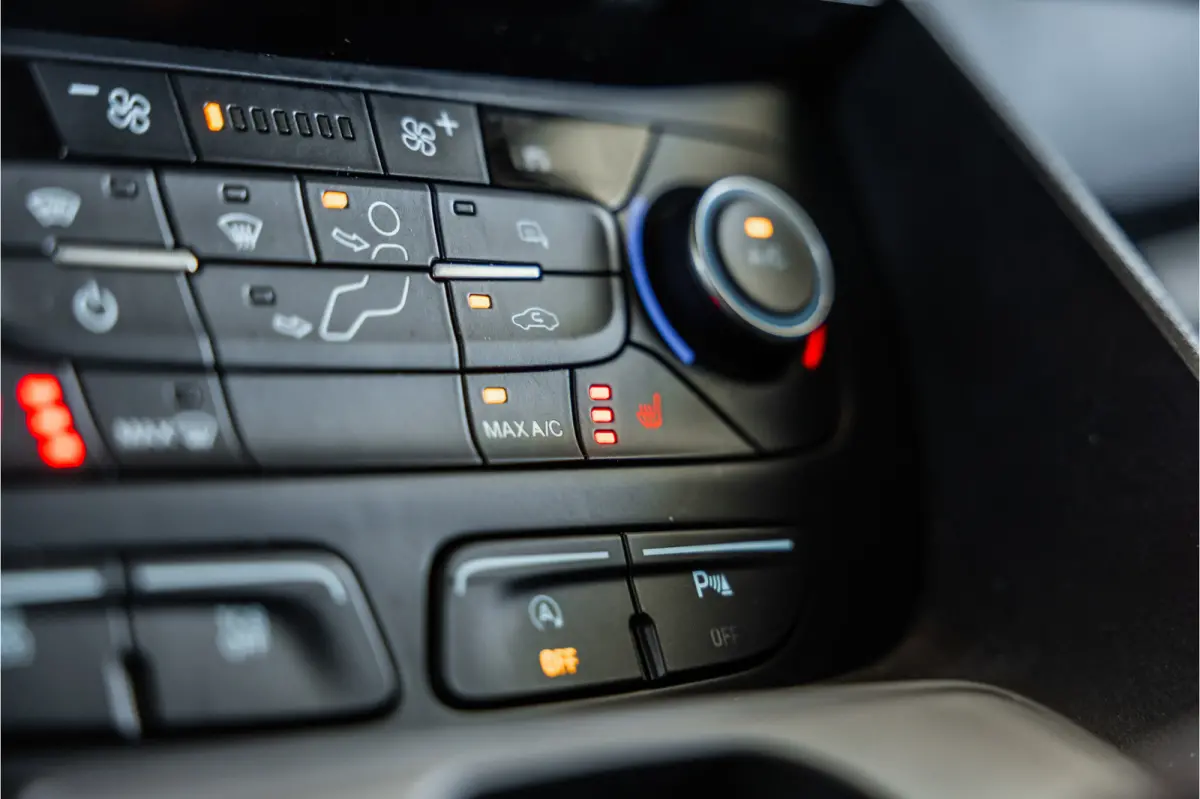 1.5 EcoBlue L2 120 PK Limited AUT | Bi-Xenon | Camera | CarPlay | Navigatie | Climatronic | Inklapbare spiegels | Trekhaak | DAB | NL Auto | NAP Logisch | Nieuwe APK | Euro 6