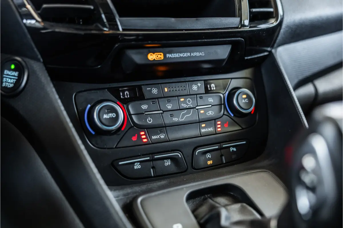 1.5 EcoBlue L2 120 PK Limited AUT | Bi-Xenon | Camera | CarPlay | Navigatie | Climatronic | Inklapbare spiegels | Trekhaak | DAB | NL Auto | NAP Logisch | Nieuwe APK | Euro 6