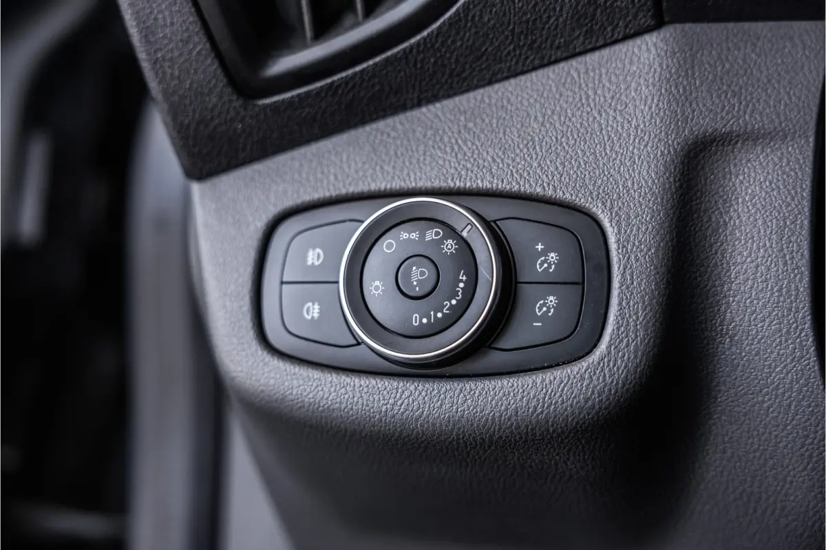 1.5 EcoBlue L2 120 PK Limited AUT | Bi-Xenon | Camera | CarPlay | Navigatie | Climatronic | Inklapbare spiegels | Trekhaak | DAB | NL Auto | NAP Logisch | Nieuwe APK | Euro 6