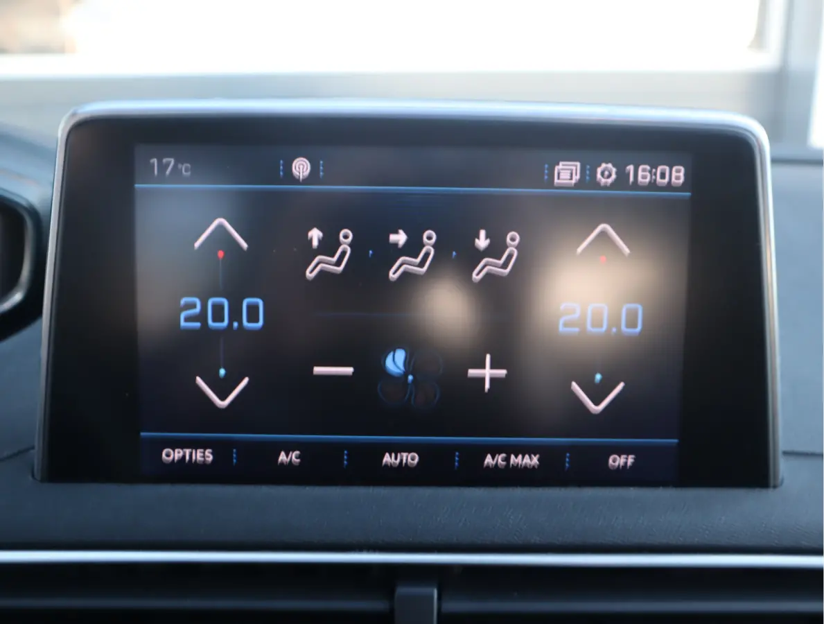 Allure Navi / Pano / Climate / Pdc Nieuwe D-riem/ All-season banden/ Keurige auto