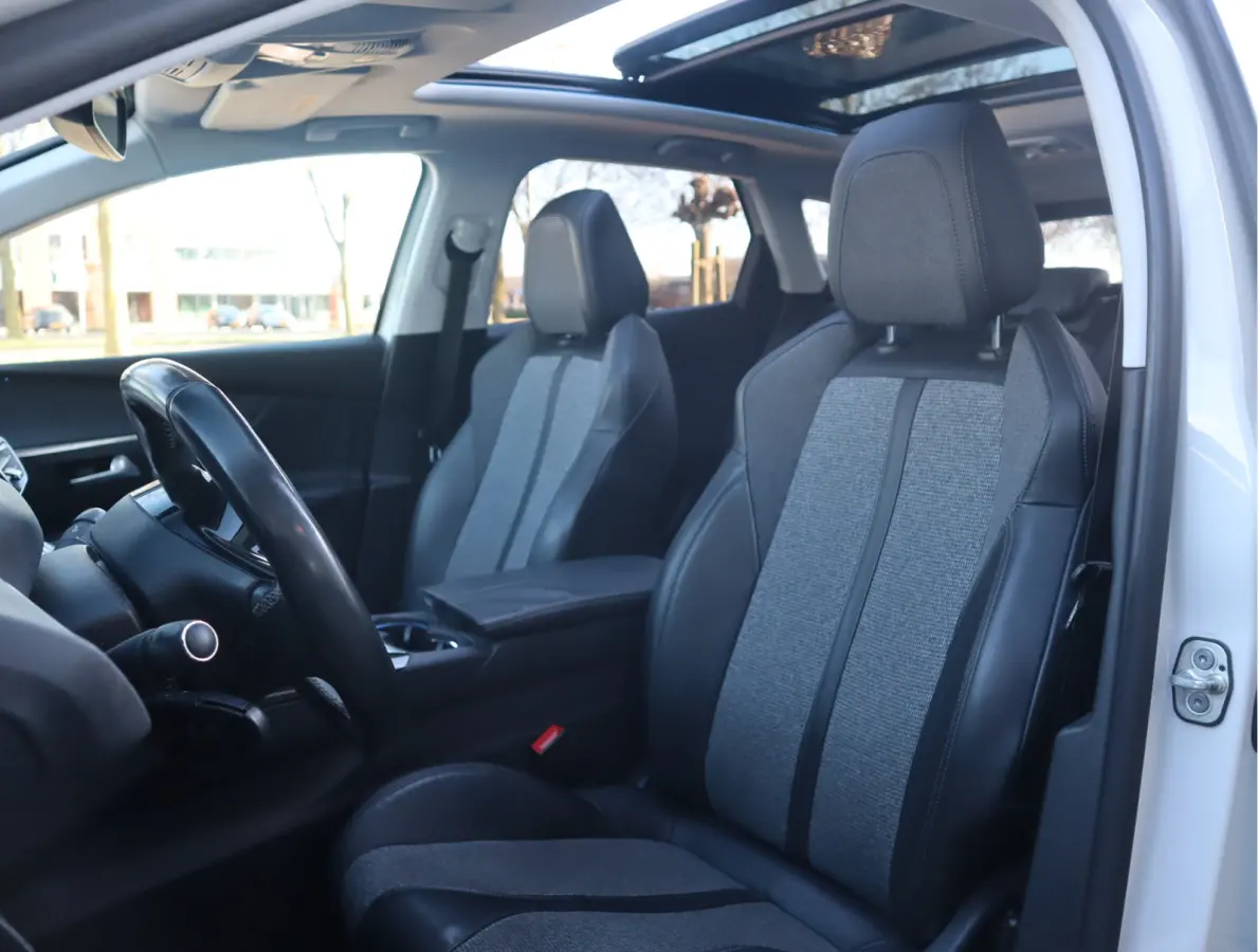 Allure Navi / Pano / Climate / Pdc Nieuwe D-riem/ All-season banden/ Keurige auto