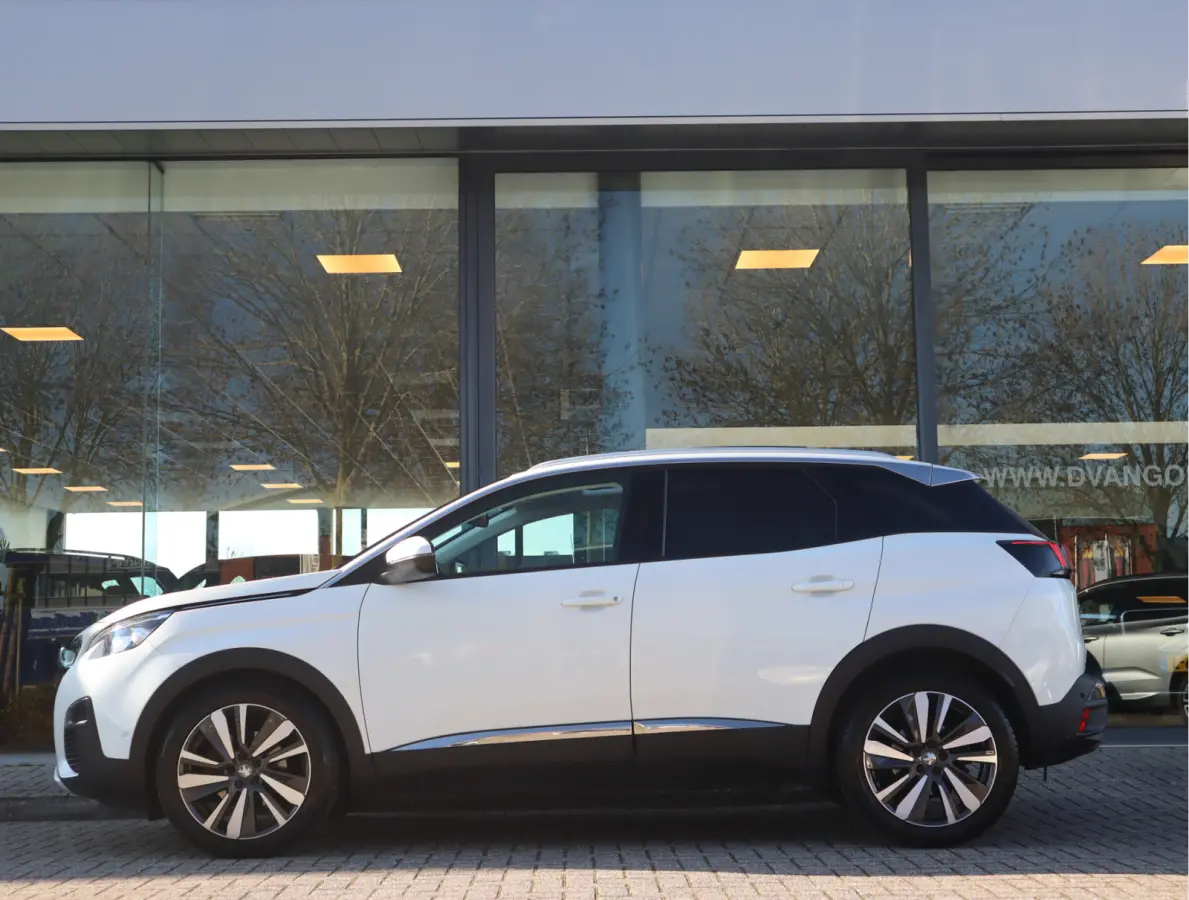 Allure Navi / Pano / Climate / Pdc Nieuwe D-riem/ All-season banden/ Keurige auto