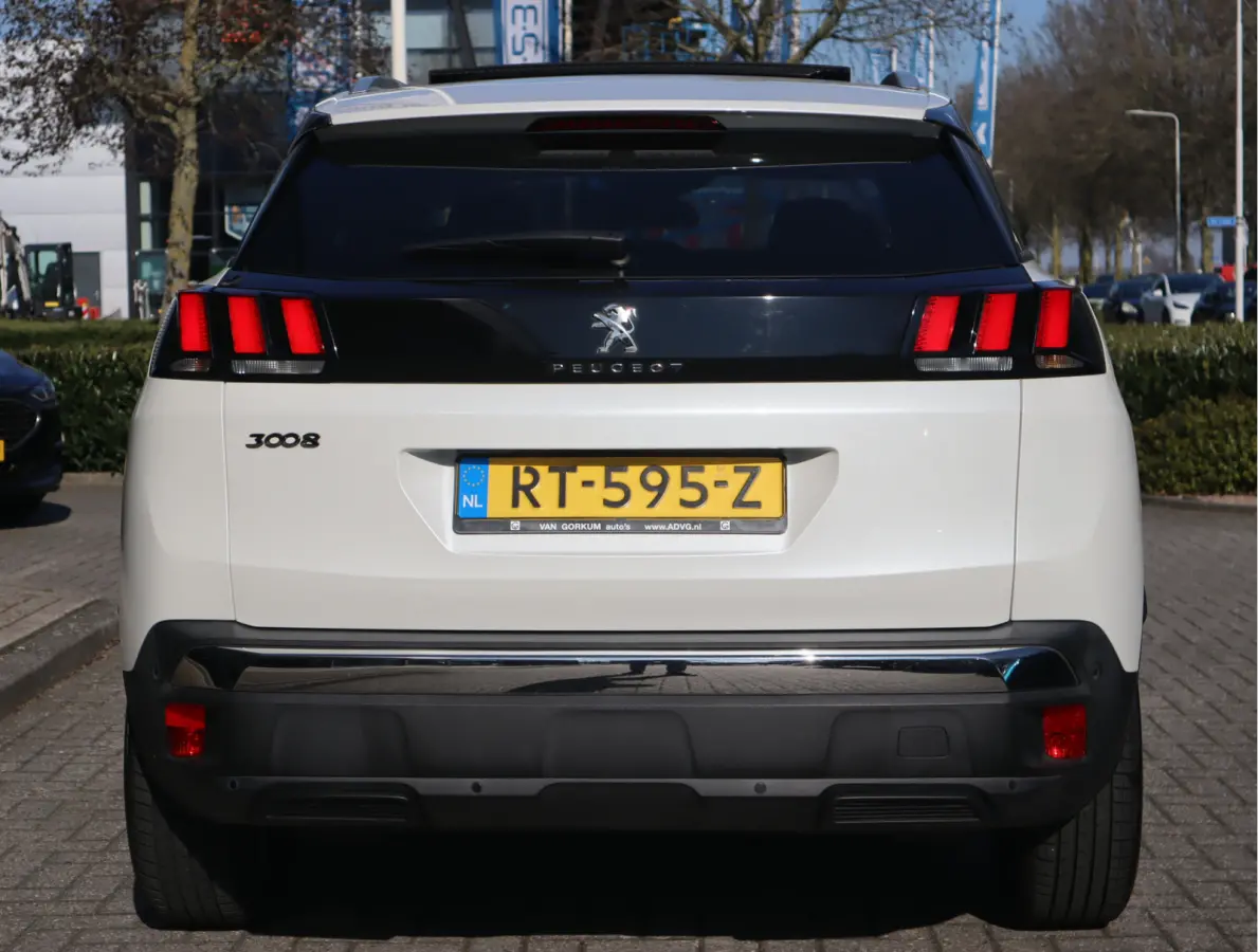 Allure Navi / Pano / Climate / Pdc Nieuwe D-riem/ All-season banden/ Keurige auto