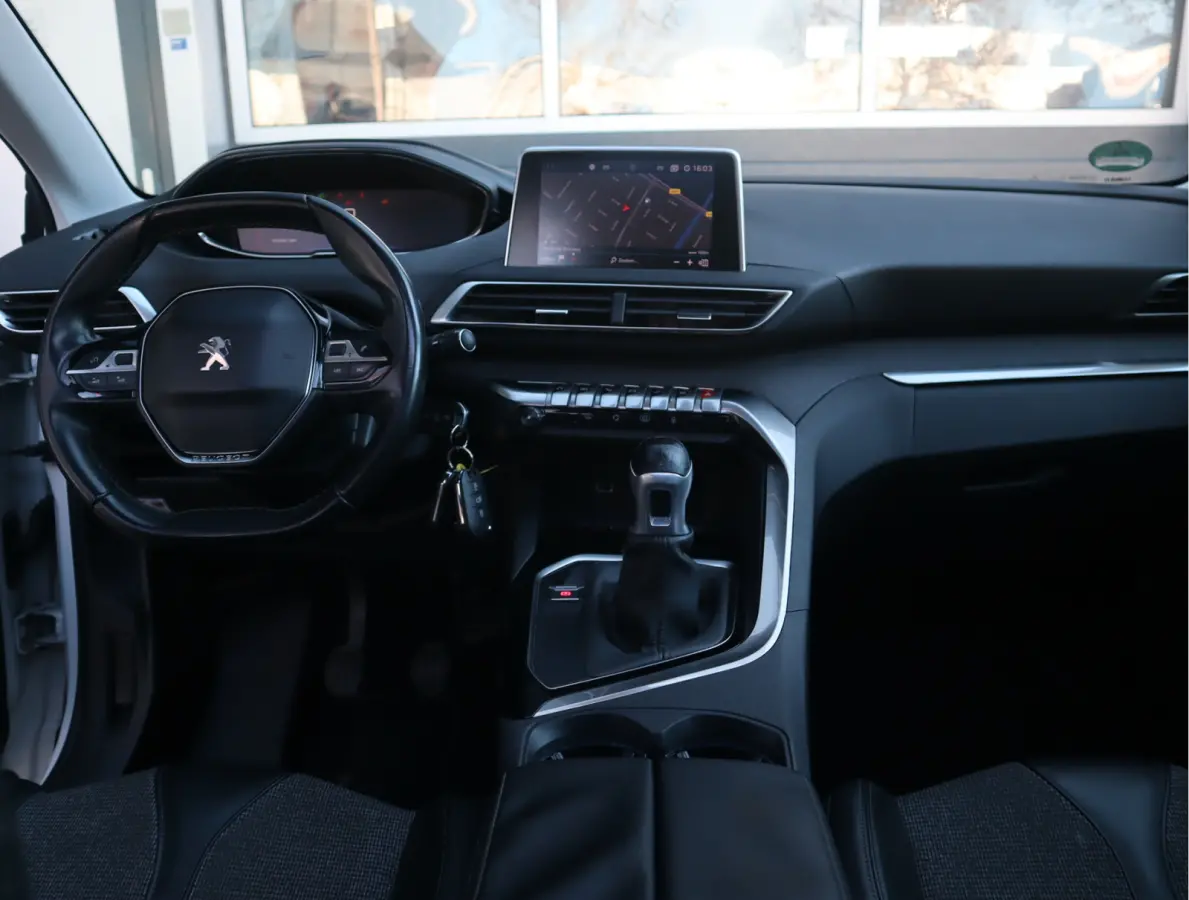 Allure Navi / Pano / Climate / Pdc Nieuwe D-riem/ All-season banden/ Keurige auto