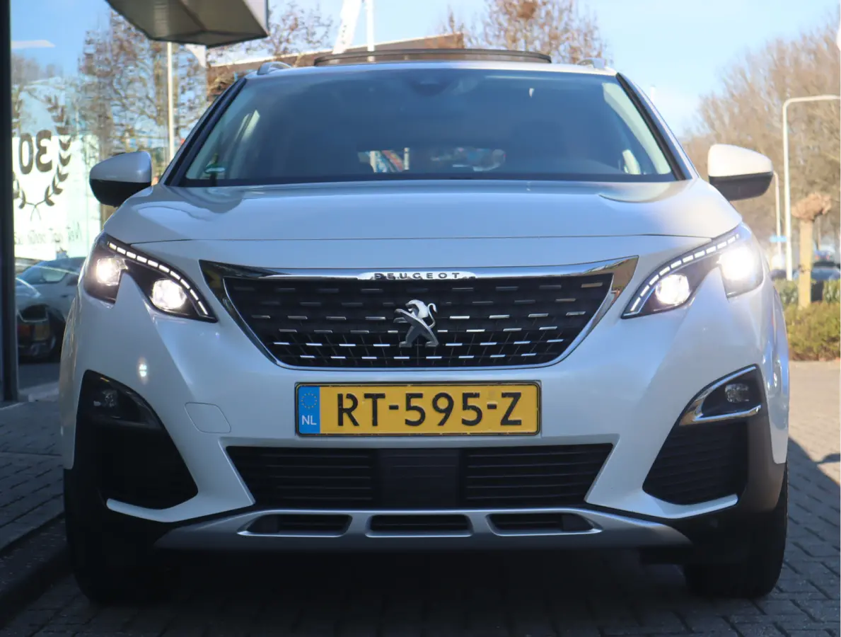 Allure Navi / Pano / Climate / Pdc Nieuwe D-riem/ All-season banden/ Keurige auto