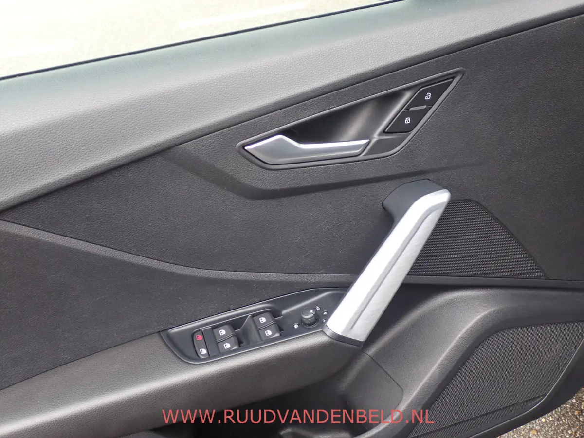 1.4 TFSI CoD Design Pro Line Plus 18" INCH / AIRCO / NAVI / BLUETOOTH