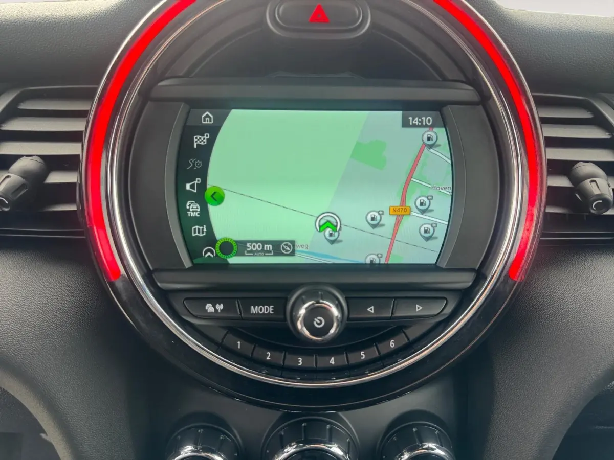 1.5 Cooper Business Edition Automaat | Navi | Clima | Cruise Control | LM Velgen | LED-Koplampen